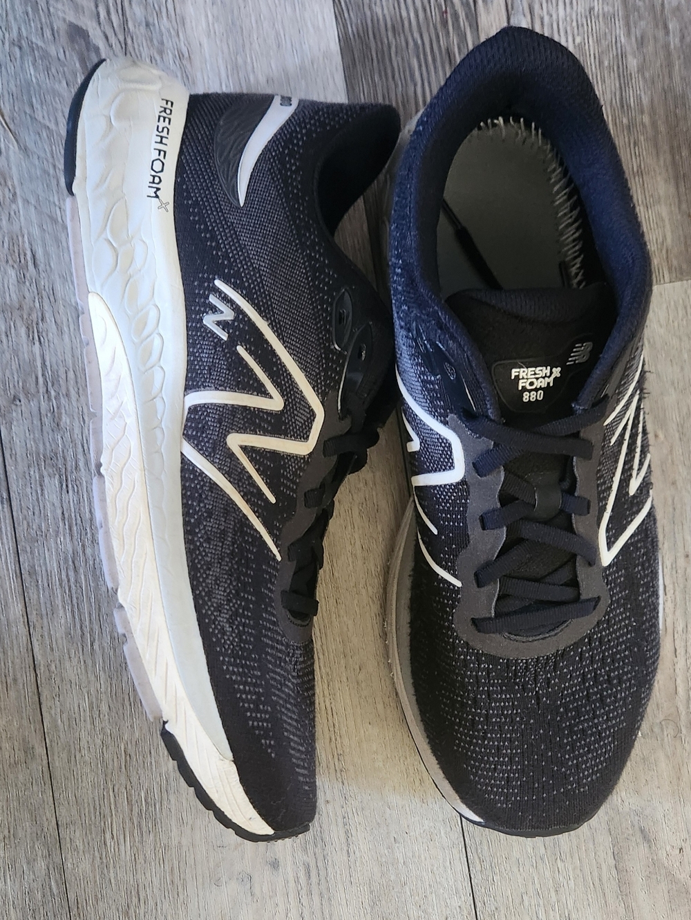New Balance Men’s Fresh Foam 880 Running Shoes - Black/White